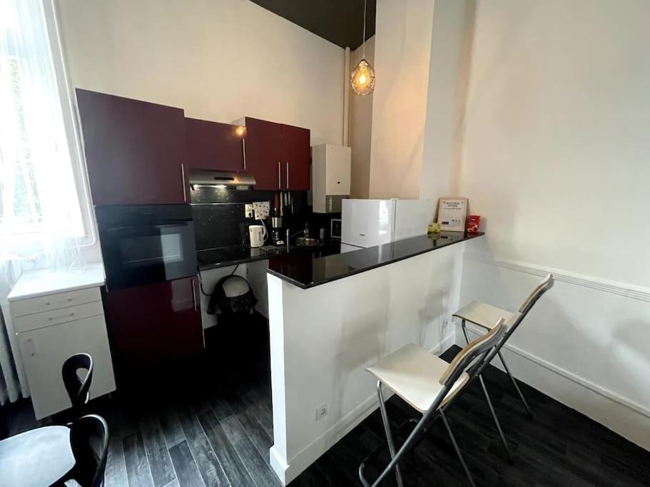 Agreable Maison De Ville Dans La Plus Belle Avenue أورلييو المظهر الخارجي الصورة