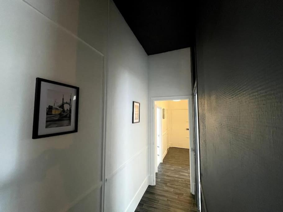 Agreable Maison De Ville Dans La Plus Belle Avenue أورلييو المظهر الخارجي الصورة